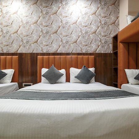 Hotel Miracle 2Km From Mahakal Temple 우자인 외부 사진