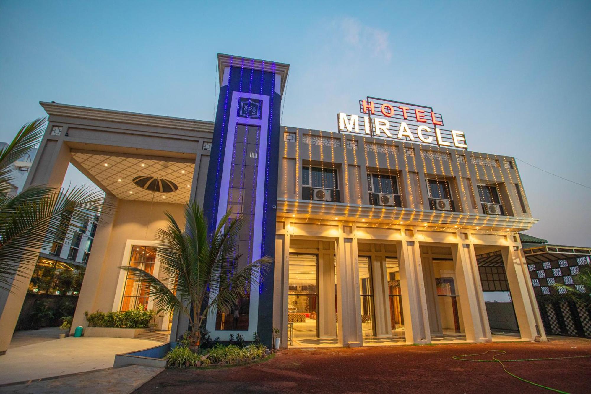 Hotel Miracle 2Km From Mahakal Temple 우자인 외부 사진