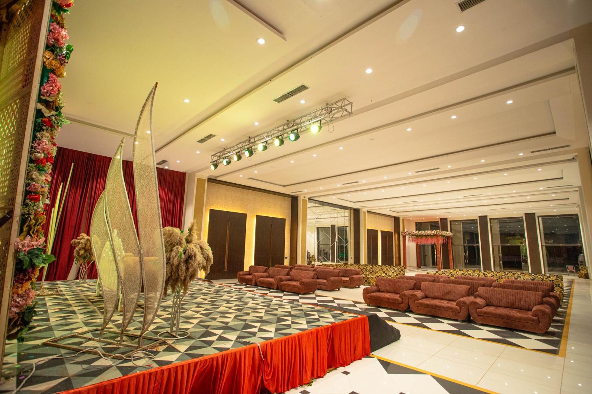 Hotel Miracle 2Km From Mahakal Temple 우자인 외부 사진