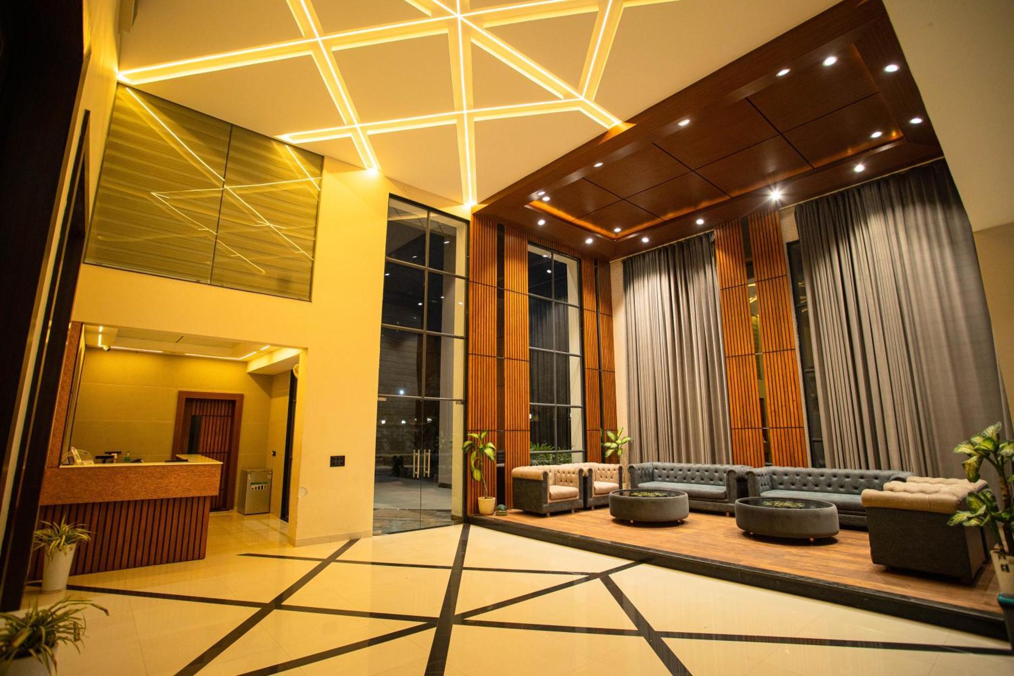 Hotel Miracle 2Km From Mahakal Temple 우자인 외부 사진