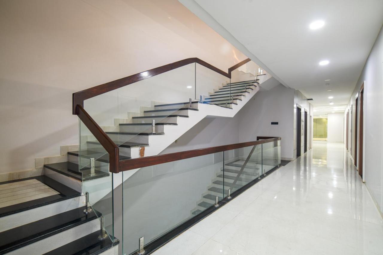 Hotel Miracle 2Km From Mahakal Temple 우자인 외부 사진