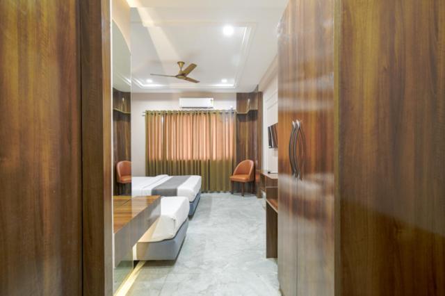 Hotel Miracle 2Km From Mahakal Temple 우자인 외부 사진