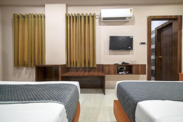 Hotel Miracle 2Km From Mahakal Temple 우자인 외부 사진
