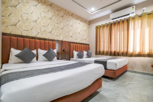 Hotel Miracle 2Km From Mahakal Temple 우자인 외부 사진