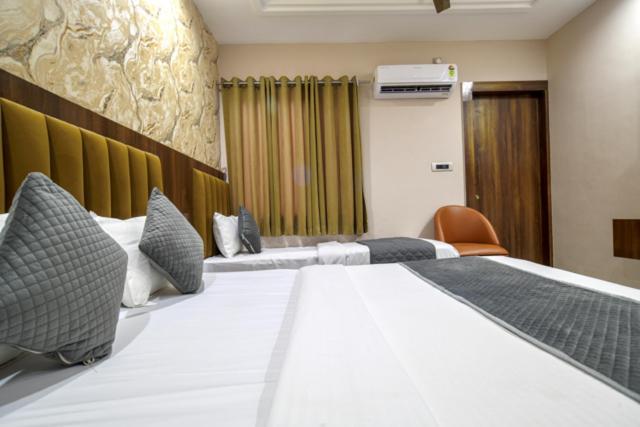 Hotel Miracle 2Km From Mahakal Temple 우자인 외부 사진