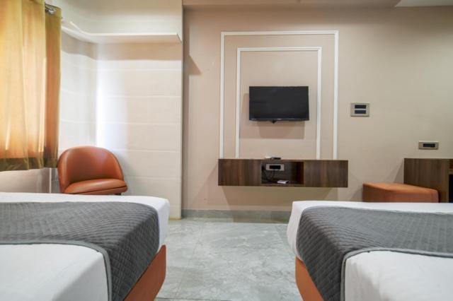 Hotel Miracle 2Km From Mahakal Temple 우자인 외부 사진